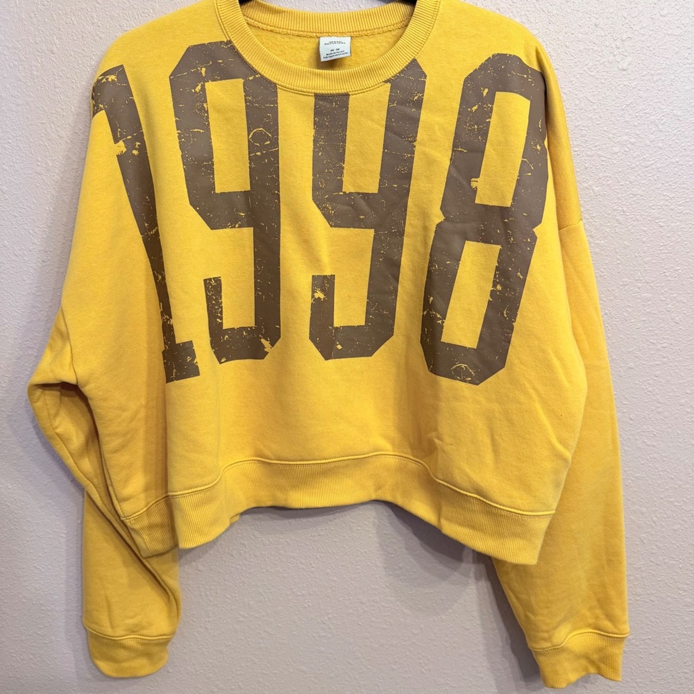 Urban Outfitters 1998 Yellow Cropped Graphic Sweatshirt Pullover Medium